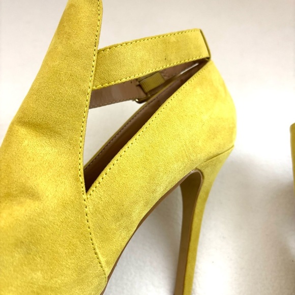 Primadonna Yellow Cutout W/ Gold Accent Stiletto Heel Open Toe Booties (7.5) - Picture 7 of 13